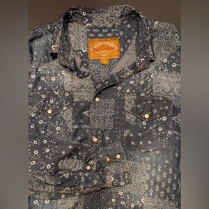 The Red Camel Men’s Large Cotton Button Down Collared Shirt Blue and White